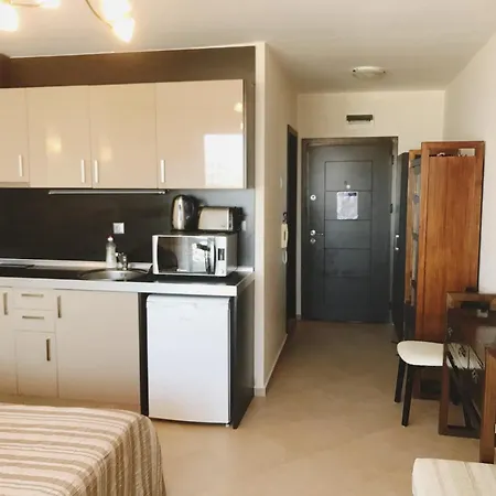 Daire First Line Argo -studio Front Sea View *