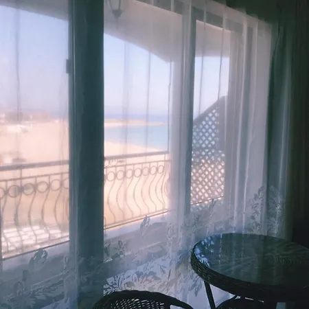 First Line Argo -studio Front Sea View Daire